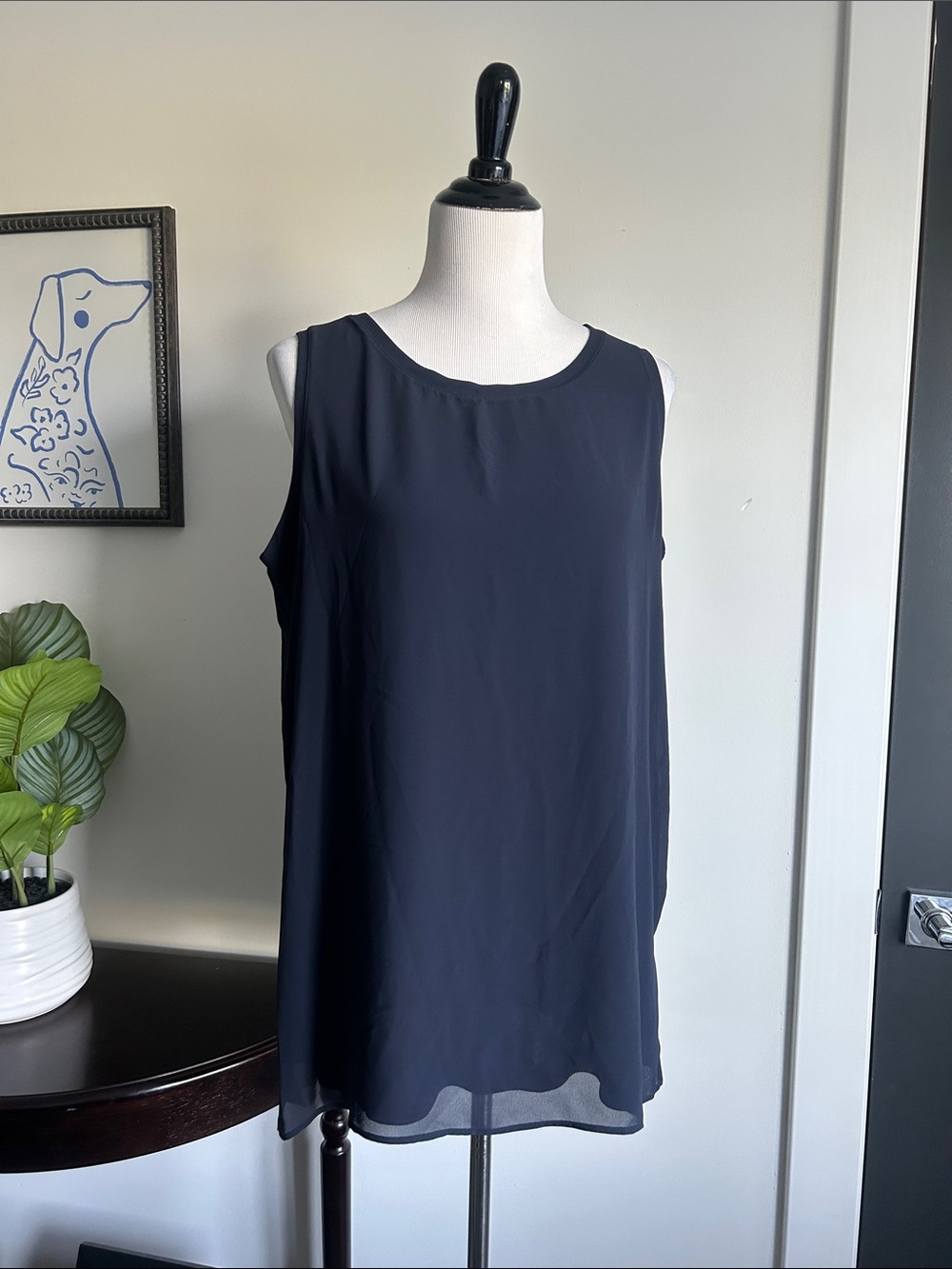 Ann Taylor L Sleeveless Navy Chiffon Shell Top with lining